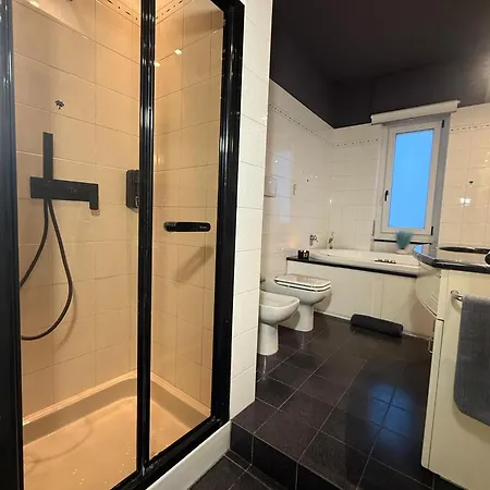 게스트하우스 Re Umberto, Incantevole, Nel Cuore Di Alba, Con Posto Auto Gratuito 4*