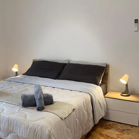 Re Umberto, Incantevole, Nel Cuore Di Alba, Con Posto Auto Gratuito Guest house