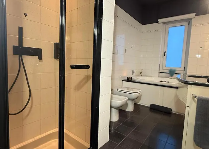 Guest house Re Umberto, Incantevole, Nel Cuore Di Alba, Con Posto Auto Gratuito 4*