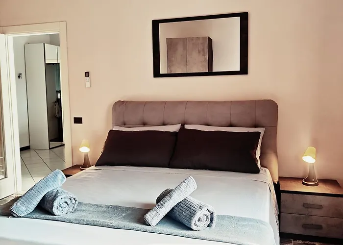 Re Umberto, Incantevole, Nel Cuore Di Alba, Con Posto Auto Gratuito Guest house 4*