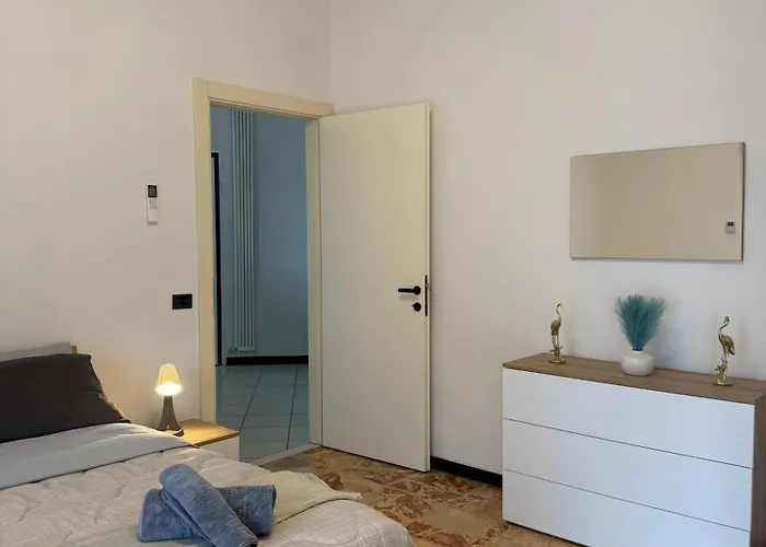 Pensionat Re Umberto, Incantevole, Nel Cuore Di Alba, Con Posto Auto Gratuito 4*