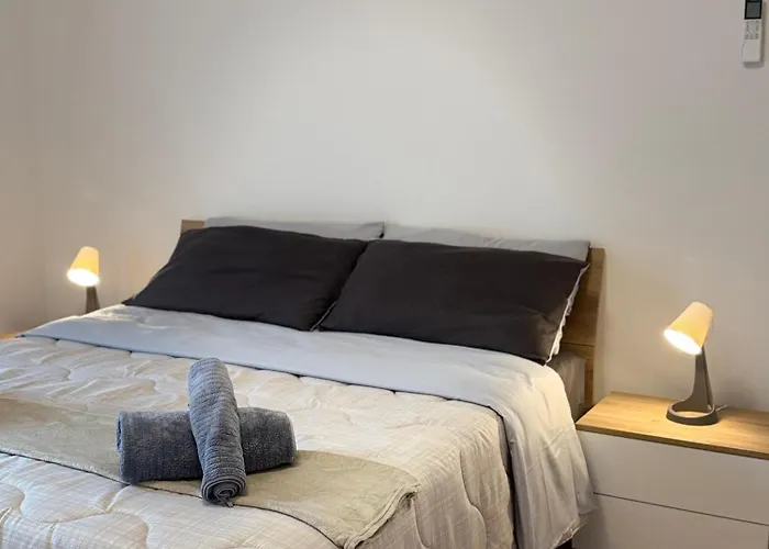 Re Umberto, Incantevole, Nel Cuore Di Alba, Con Posto Auto Gratuito Guest house